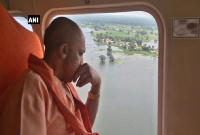 CM Yogi reached to know the condition of flood affected Ghazipur, distributed relief material to the victims