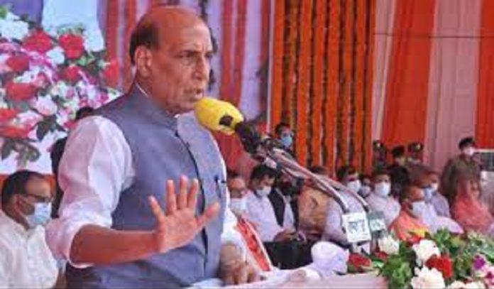 Defense Minister Rajnath Singh laid the foundation stone and inaugurated 180 schemes worth 1710 crores in Lucknow