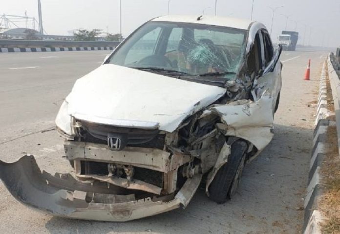 The car of the devotees coming to see Lord Shri Ram collided with the pickup, three died