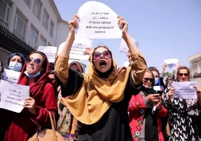 Pak's protest continues in Afghanistan for supporting Taliban, women demonstrated at night for the first time