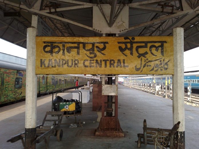 What a compulsion: Parents went after putting their two daughters to sleep at Kanpur railway station