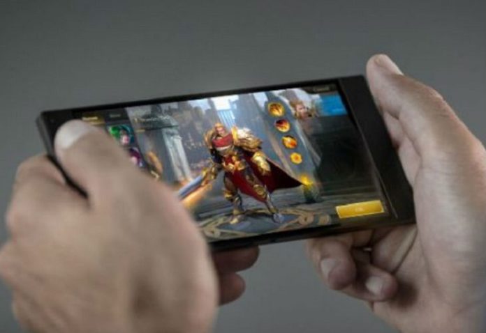 Mother scolded for playing mobile game, then 12-year-old teenager took a scary step