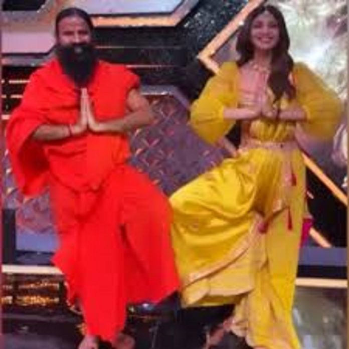 Amazing: Shilpa Shetty was seen doing yoga with Baba Ramdev, the video rocked
