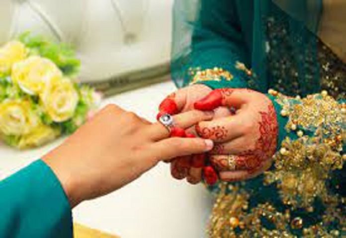 Unique story: Deaf deaf wife fell in love with Pakistani, husband got married across the border