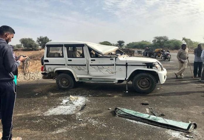 Four killed, including two MP Police personnel, collided with Bolero divider on Yamuna Expressway