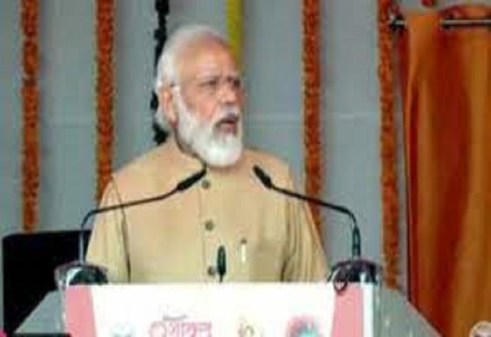 Prime Minister Modi inaugurated and laid the foundation stone of railway projects worth Rs 85,000 crore in Gujarat.