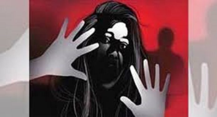 The girl was gang-raped by calling her to the hotel on the pretext of giving her a job, the accused absconded