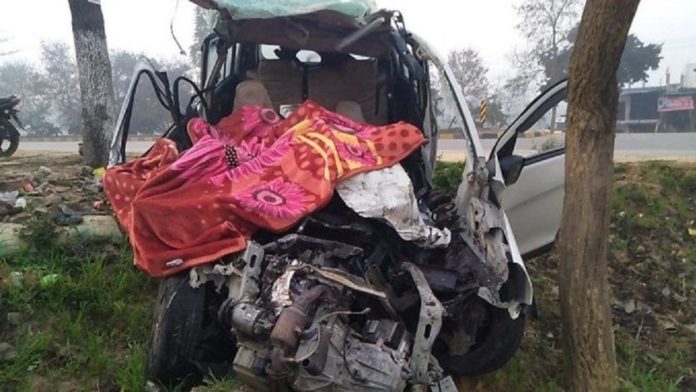 Traumatic accident in Barabanki, car collided with container, six people including two children died