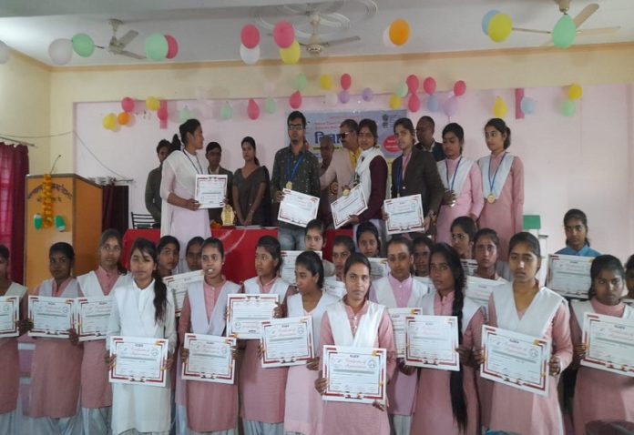 Enlightenment of students done in science fair in Sant Ram Prasad Chaudhary Mahavidyalaya