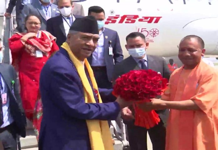 PMDeuba of Nepal did darshan worship at Shri Kashi Vishwanath Temple, CM Yogi welcomed