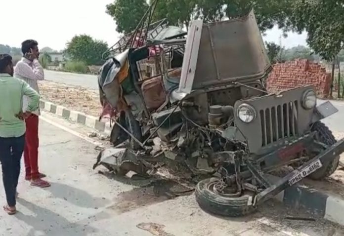 In Jaunpur, a jeep full of baraatis collided with a container, one killed, 18 people injured