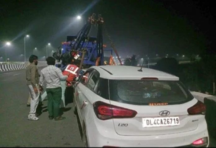 Traumatic accident in Meerut: Kanwariya fell 30 feet from the flyover, died on the spot