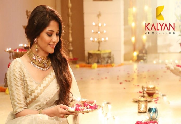 Give a wonderful surprise to sister on Rakshabandhan by gifting Kalyan Jewelers jewelery