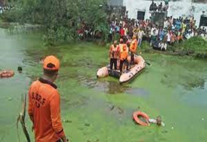Big accident in the capital: people going to shave their trolley drowned in the pond, 10 died