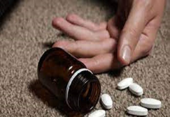 Fearing threat from son's girlfriend, woman commits suicide by consuming poison, know the whole matter