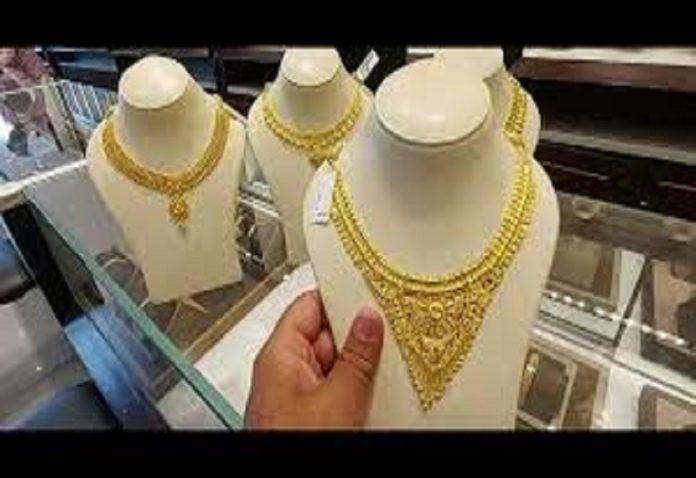 Kalyan Jewelers launches a light weight lifestyle jewelery collection 'LEELA'