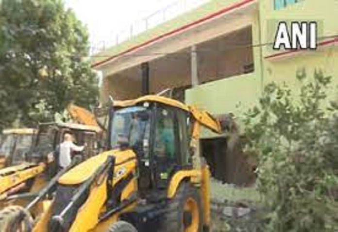 Umesh murder case: Bulldozer razed the house of another close friend of Atiq