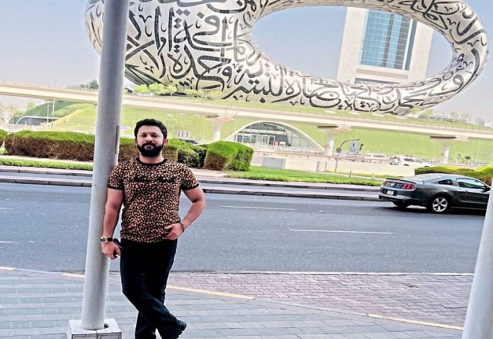 Ashraf's brother-in-law Saddam is enjoying in Dubai with mafia money, photo viral