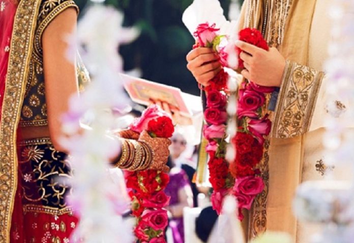 The groom arrived with a wedding procession for the elder sister, when the younger sister of the bride was adamant on the marriage