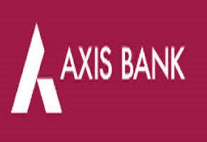 Axis Bank enters Asia Book of Records for its Clean-a-thon initiative v