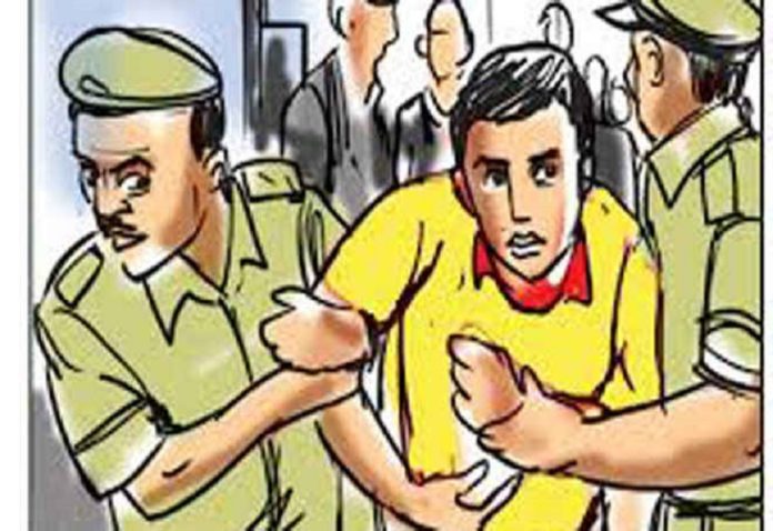 Brother-in-law's heart fell on the girl living in sister's house, made illegal relations by making obscene videos, the victim reached the police station