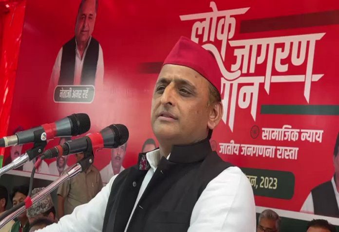 Akhilesh Yadav disagrees with Swamy's statements, instructs to avoid Hindu-Muslim issues