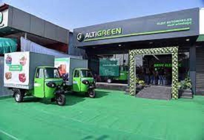 Electric vehicle maker Ultigreen partners with Axis Bank