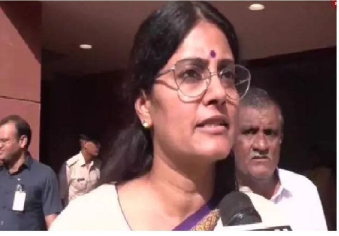 Anupriya Patel stopped the opposition from speaking on the Women's Reservation Bill, said - every decision is not taken after seeing the elections.