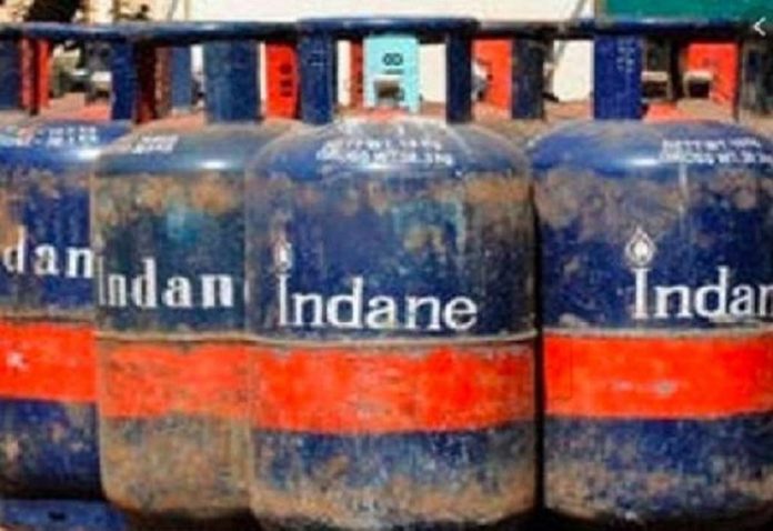 Dose of relief: After domestic, commercial cylinder also becomes cheaper, its price in Delhi is Rs 1522