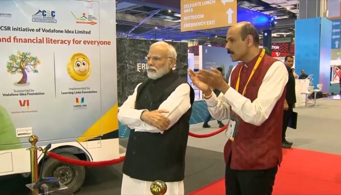 PM Narendra Modi discusses V5G Live Network with people of Varanasi at IMC 2023