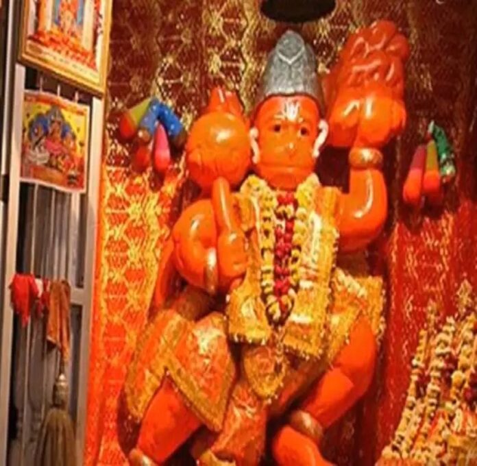 There was a queue of devotees in Hanuman temple, chants of Jai Bajrangbali were echoing.