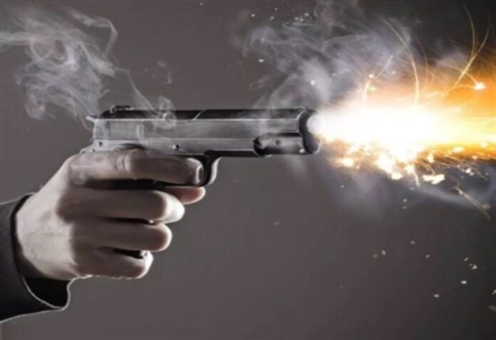 In Sitapur, a young man shot dead five members of his family and then blew himself up.