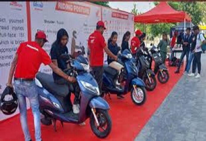Honda Motorcycle & Scooter India conducts successful road safety awareness campaign in Lucknow