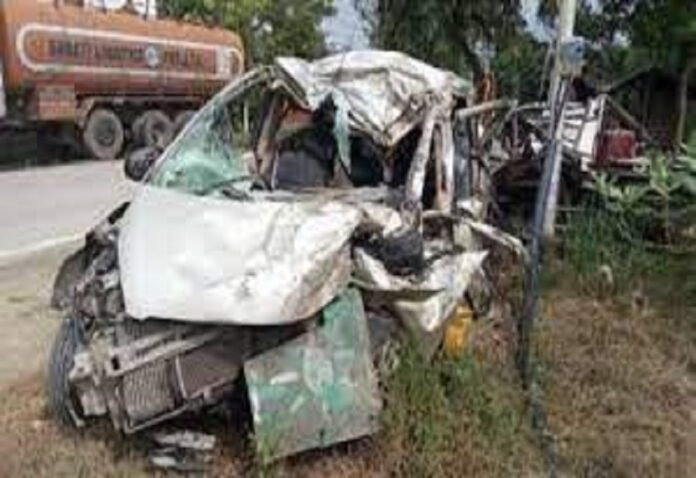 Car collides with truck parked on roadside in MP, eight dead, one serious