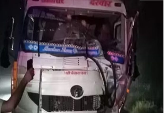 Truck hits vehicle loaded with devotees in Jind, seven killed, eight injured