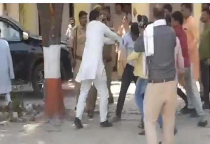 Urban Cooperative Bank elections: Two groups of BJP clashed, BJP MLA was chased on the middle of the road and beaten, police saved him.