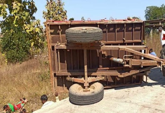 Three including father and son killed, six injured when trolley of laborers going to harvest paddy overturns in Jhansi