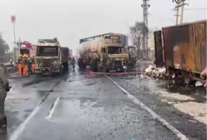 CNG tanker explodes at petrol pump in Jaipur, many people burnt alive; condition of many is serious