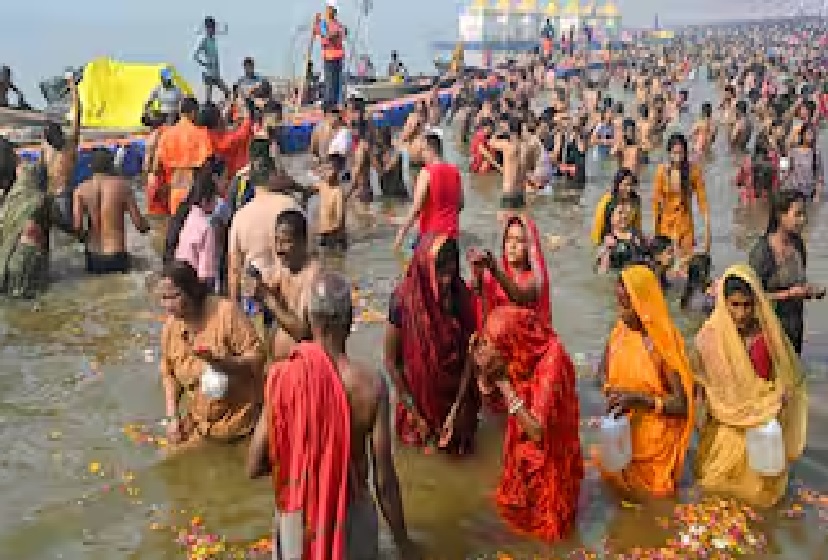 महाकुंभ: तीसरे अमृत स्नान के लिए उमड़ा श्रद्धालुओं का सैलाब,मुख्यमंत्री ले रहे पल-पल की खबर