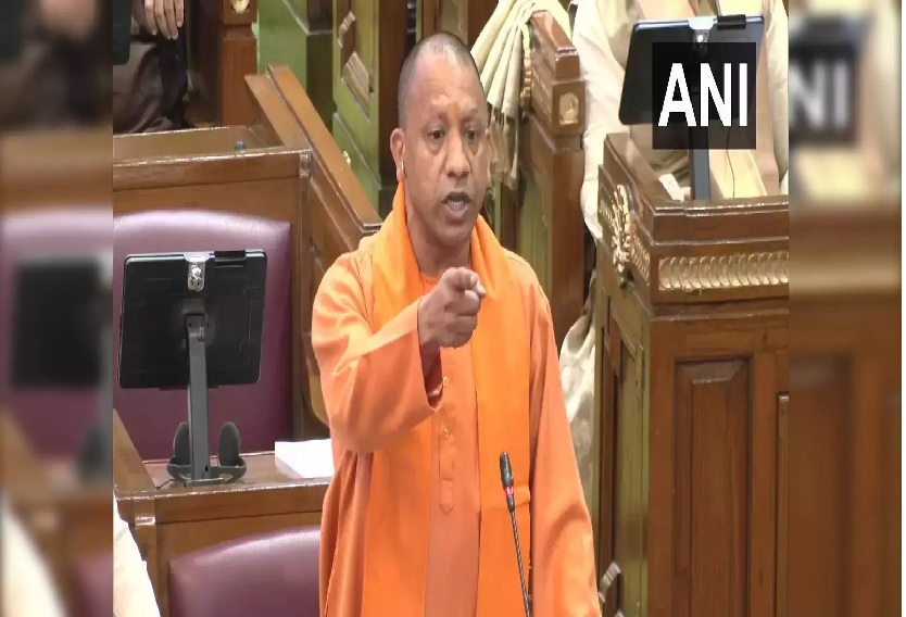 Yogi Adityanath gave a befitting reply to Akhilesh and Mamata Banerjee in the assembly.