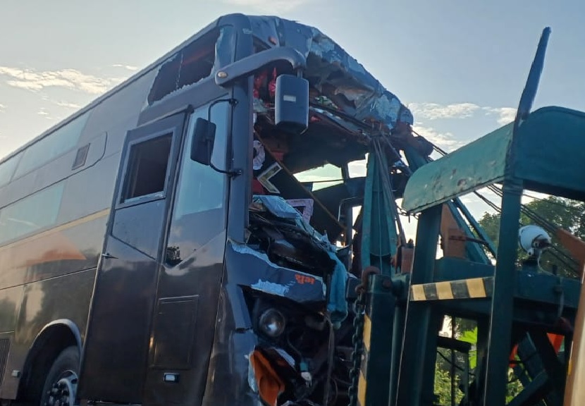 Double decker bus rammed into truck from behind in Agra, four killed, 12 injured