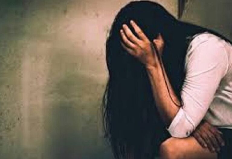 Maulana made the mosque dirty to satisfy his lust, made a cleaning woman a victim of his lust