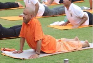 On International Yoga Day, the Governor practiced yoga at Raj Bhawan and Chief Minister Yogi did yoga in Gorakhpur