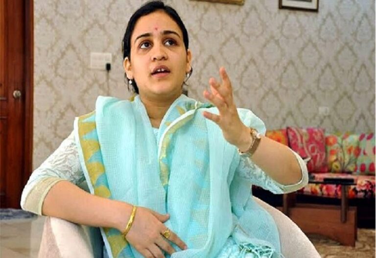 Case filed against Aparna Yadav's mother and five other former LDA employees; know the full story