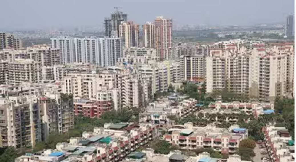 Two hi-tech cities will be built along the Yamuna Expressway, with 500 acres of land being acquired each.