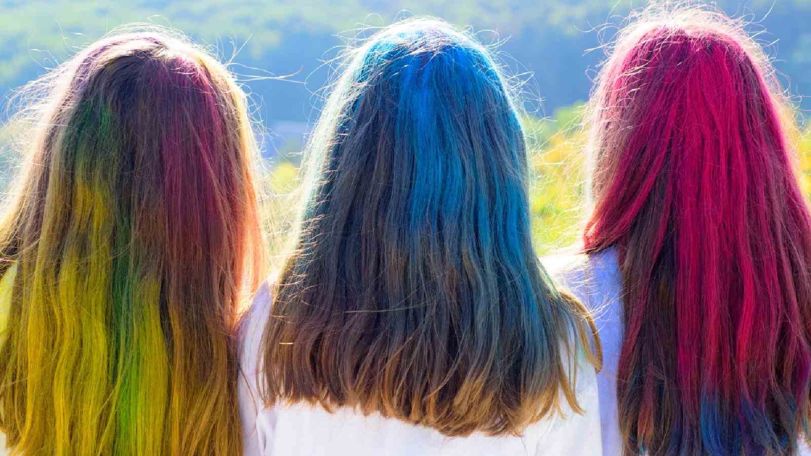 Follow these steps to protect your hair from Holi colours.