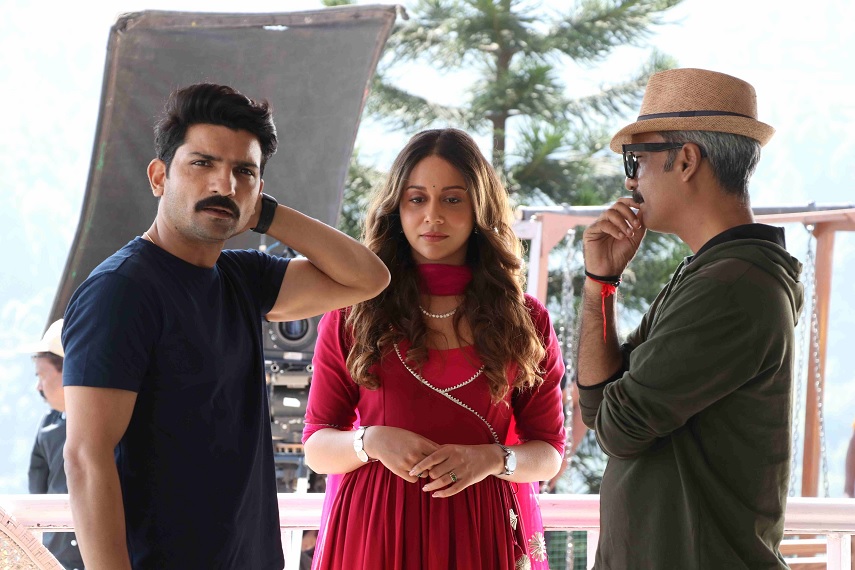 The poster of 'Na Jaane Kaun Aa Gaya', which depicts the silent complexities of love, is released.