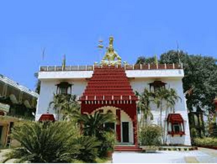 The Bareilly Municipal Corporation is going to auction off a centuries-old Shiva temple; the news has caused an uproar. Learn the full story.