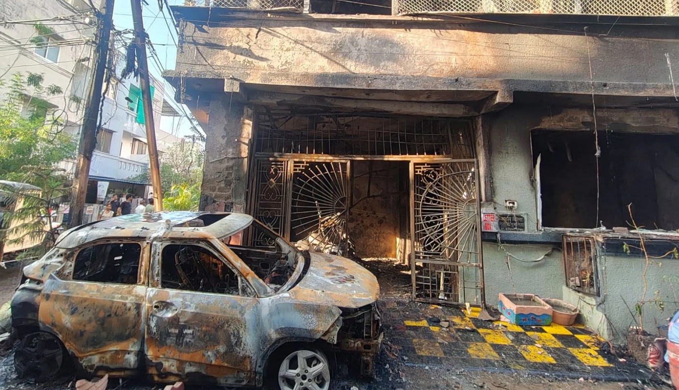 An electric car caught fire while charging in Indore, a nearby cylinder exploded, killing six people.