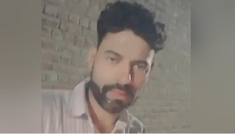 A gangster from Meerut was hacked to death in broad daylight by his cousin—who works at a meat factory—in Ghaziabad.